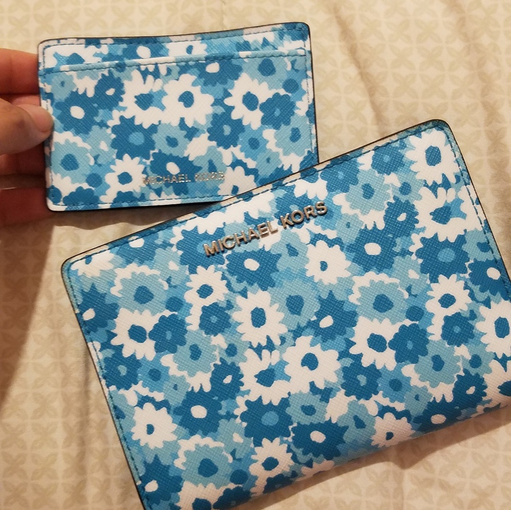 Michael kors wallet